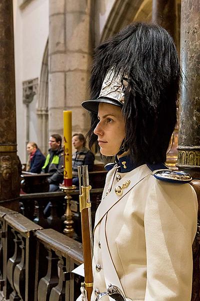 Oslava 100 let republiky v Českém Krumlově, Schwarzenberská granátnická garda - slavnostní kirchparáda a mše svatá v kostele sv. Víta, 28.10.2018