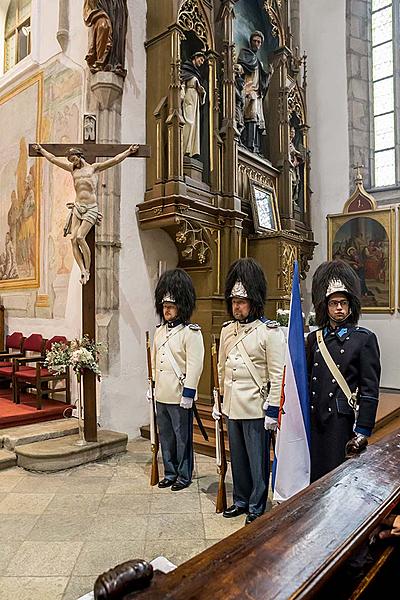 Oslava 100 let republiky v Českém Krumlově, Schwarzenberská granátnická garda - slavnostní kirchparáda a mše svatá v kostele sv. Víta, 28.10.2018