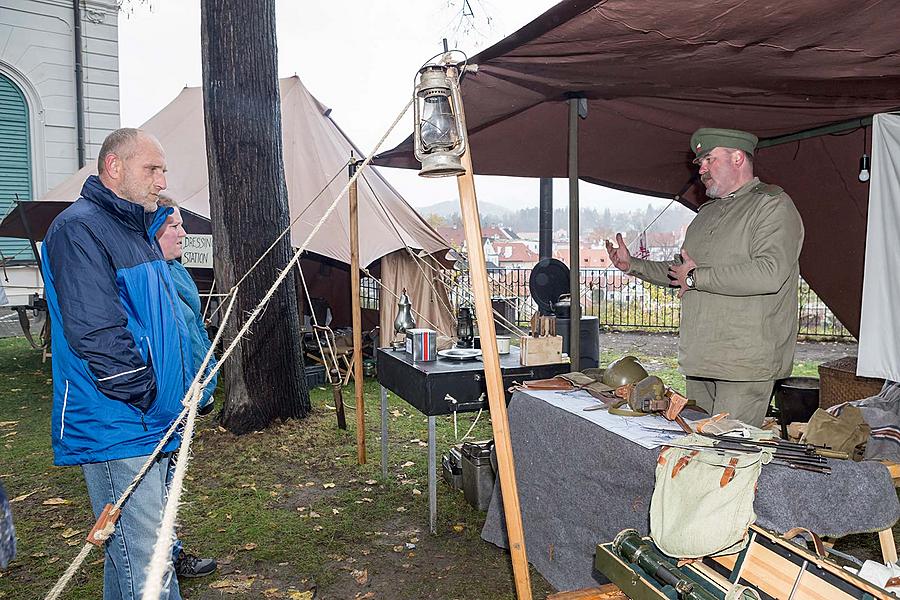 Oslava 100 let republiky v Českém Krumlově, Vojáci velké války v Českém Krumlově - park za Městským divadlem Český Krumlov, 28.10.2018