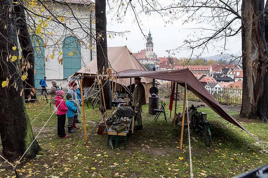 Oslava 100 let republiky v Českém Krumlově, Vojáci velké války v Českém Krumlově - park za Městským divadlem Český Krumlov, 28.10.2018