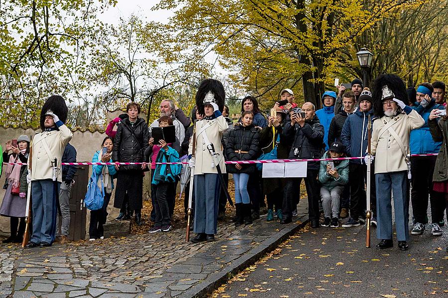 Oslava 100 let republiky v Českém Krumlově, Schwarzenberská granátnická garda - slavnostní salva nad městem, 28.10.2018