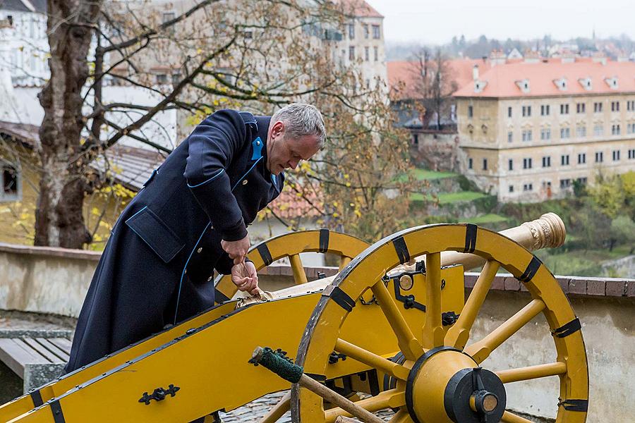 Oslava 100 let republiky v Českém Krumlově, Schwarzenberská granátnická garda - slavnostní salva nad městem, 28.10.2018