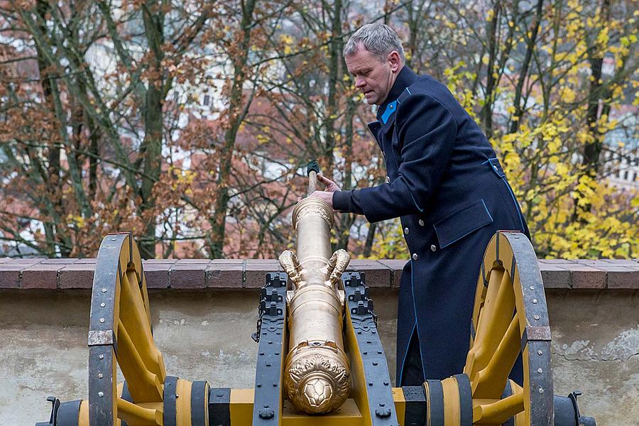 Oslava 100 let republiky v Českém Krumlově, Schwarzenberská granátnická garda - slavnostní salva nad městem, 28.10.2018