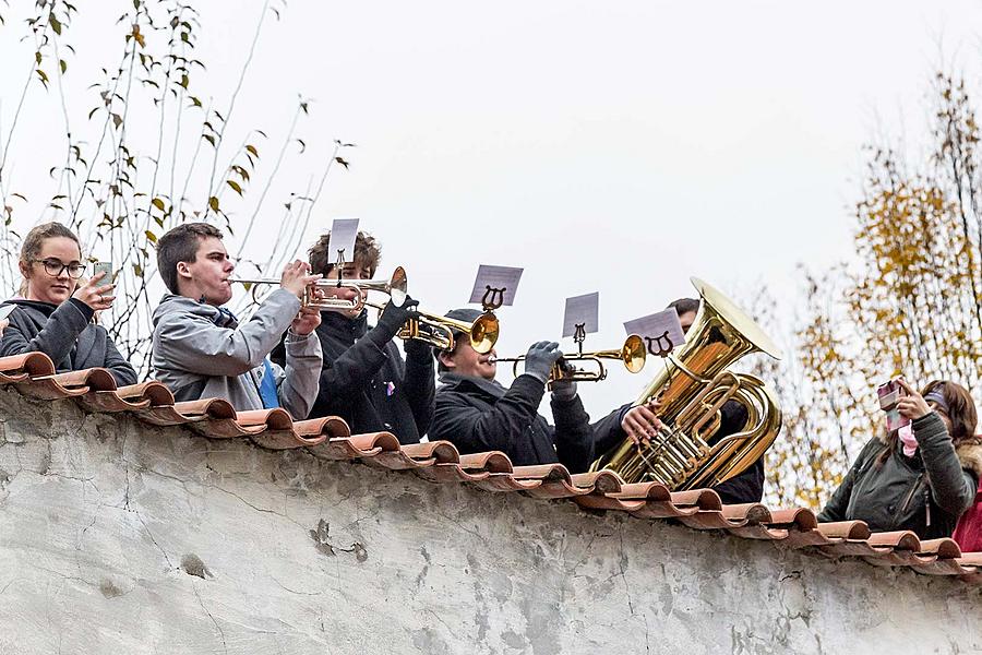 Oslava 100 let republiky v Českém Krumlově, Schwarzenberská granátnická garda - slavnostní salva nad městem, 28.10.2018