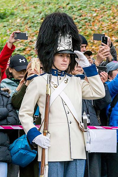 Oslava 100 let republiky v Českém Krumlově, Schwarzenberská granátnická garda - slavnostní salva nad městem, 28.10.2018