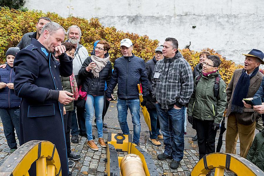 Oslava 100 let republiky v Českém Krumlově, Schwarzenberská granátnická garda - slavnostní salva nad městem, 28.10.2018