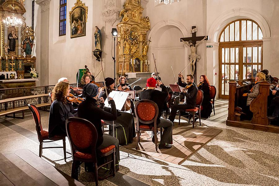 Oslava 100 let republiky v Českém Krumlově, slavnostní koncert 100 let od rozeznění varhan klášterního kostela českou státní hymnou, 28.10.2018