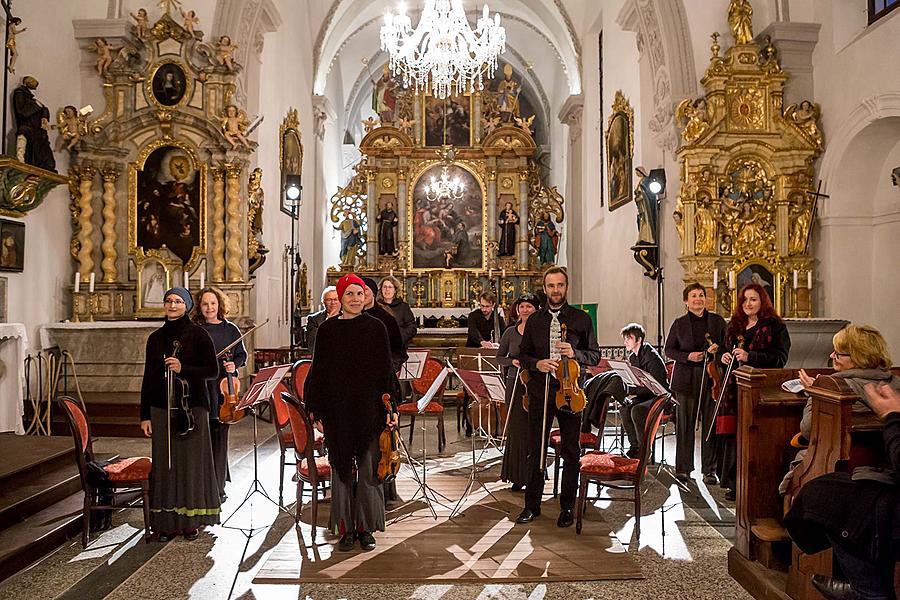 Oslava 100 let republiky v Českém Krumlově, slavnostní koncert 100 let od rozeznění varhan klášterního kostela českou státní hymnou, 28.10.2018