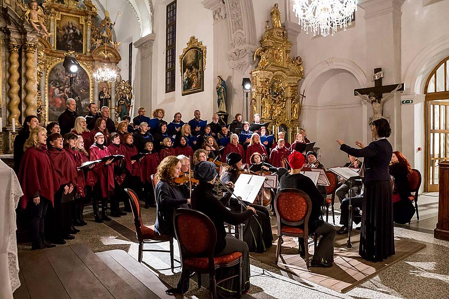 Oslava 100 let republiky v Českém Krumlově, slavnostní koncert 100 let od rozeznění varhan klášterního kostela českou státní hymnou, 28.10.2018