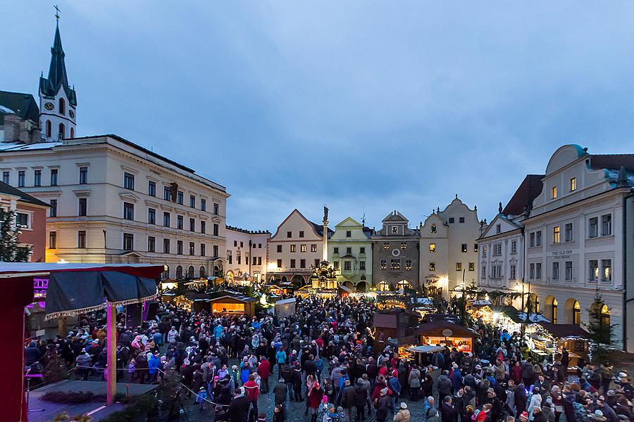 1. Adventssontag - Musikalisch-poetische Eröffnung des Advents Verbunden mit der Beleuchtung des Weihnachtsbaums, Český Krumlov 2.12.2018