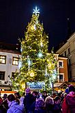 1. adventní neděle - hudebně poetické otevření Adventu spojené s rozsvícením vánočního stromu, Český Krumlov 2.12.2018, foto: Lubor Mrázek