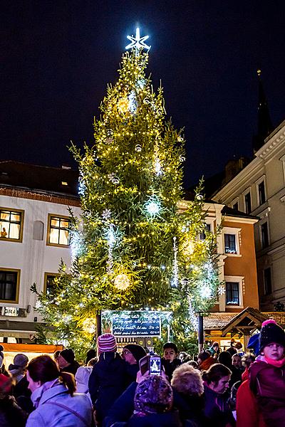 1. Adventssontag - Musikalisch-poetische Eröffnung des Advents Verbunden mit der Beleuchtung des Weihnachtsbaums, Český Krumlov 2.12.2018