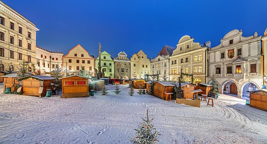 1. adventní neděle - hudebně poetické otevření Adventu spojené s rozsvícením vánočního stromu, Český Krumlov 2.12.2018