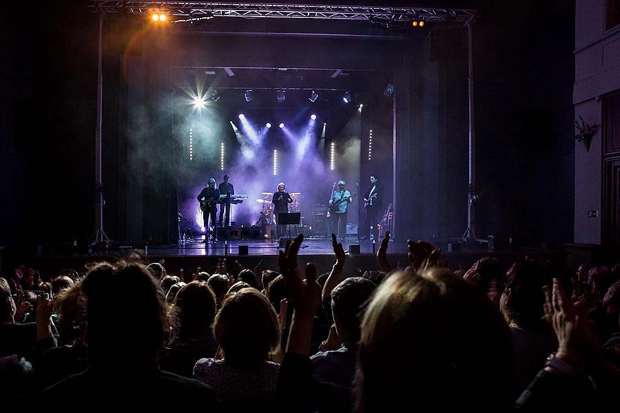 Václav Neckář and Bacily, concert 8.12.2018