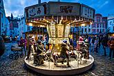 Mini-Weihnachtsmarkt im altböhmischen Stil auf dem Hauptplatz, Český Krumlov, Dezember 2018, Foto: Lubor Mrázek