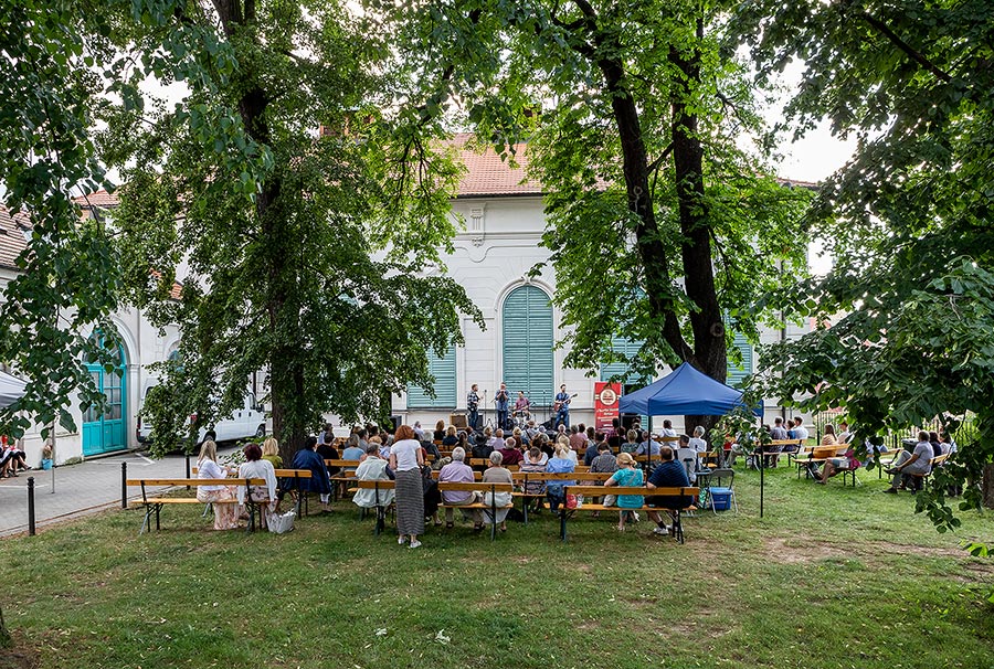 Charlie Slavík Revue & The Rhythm Girls - Jazz nad Vltavou, 2.7.2019, Festival komorní hudby Český Krumlov - 33. ročník