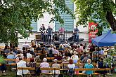 Charlie Slavík Revue & The Rhythm Girls - Jazz–Konzert auf der Moldau, 2.7.2019, Kammermusikfestival Český Krumlov - 33. Jahrgang, Foto: Lubor Mrázek