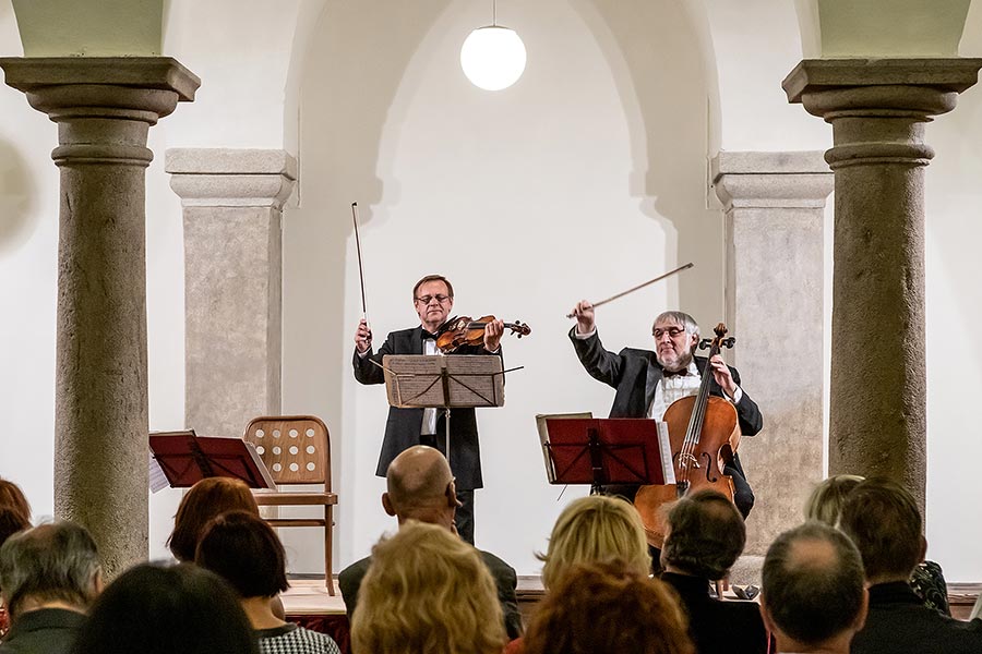 Miroslav Vilímec (Geige), Jiří Hošek (Violoncello), Dominika Weiss Hošková (Violoncello) - Nokturno, 3.7.2019, Kammermusikfestival Český Krumlov - 33. Jahrgang