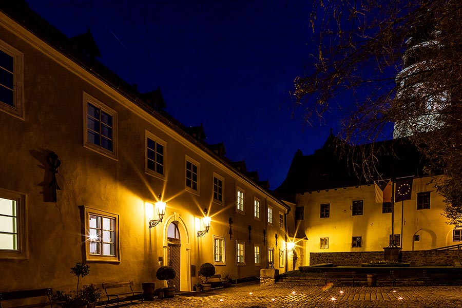 Miroslav Vilímec (housle), Jiří Hošek (violoncello), Dominika Weiss Hošková (violoncello) - nokturno, 3.7.2019, Festival komorní hudby Český Krumlov - 33. ročník