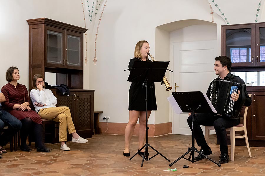 Štěpánka Šediváková (Saxophon), Filip Kratochvíl (Akkordeon), 7.7.2019, Kammermusikfestival Český Krumlov - 33. Jahrgang