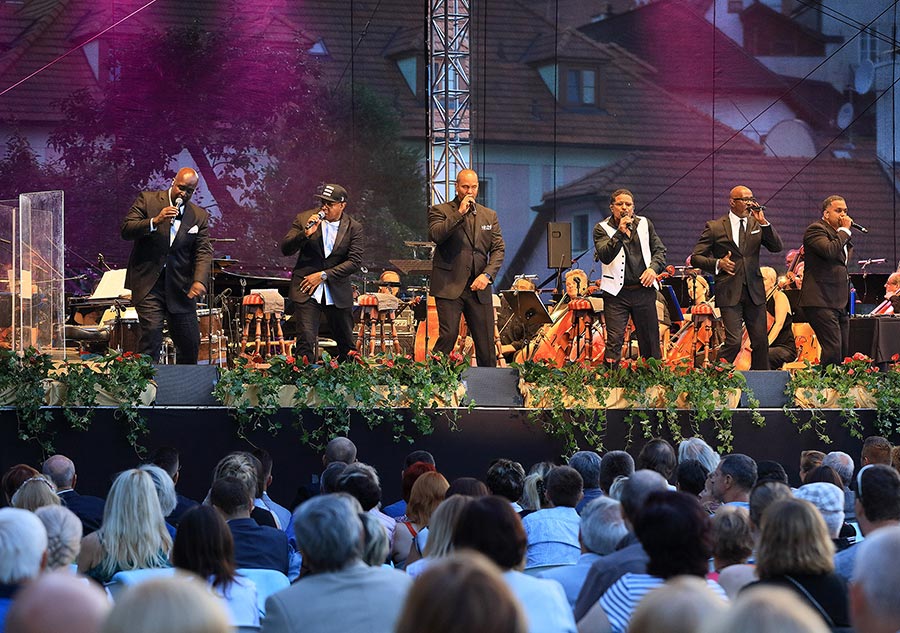 Take 6 /American vocal sextet/ – modern gospel with jazz, soul, funk, R&B and pop North Czech Philharmonic Teplice, 20.7.2019, Internationales Musikfestival Český Krumlov