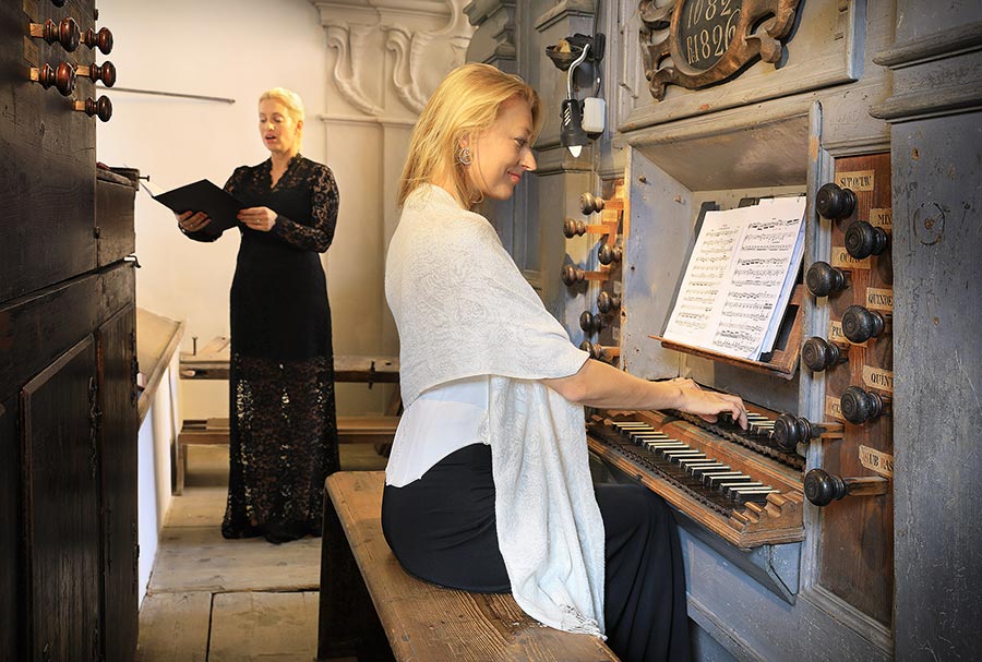 Tereza Mátlová (vocals), Michaela Káčerková (organ), Laudate Dominum – hymns, 21.7.2019, International Music Festival Český Krumlov
