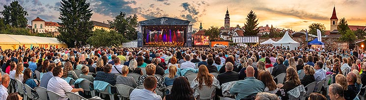 Michael Jackson Symphony â SymfonickÃ¡ pocta krÃ¡li popu, 27.7.2019, MezinÃ¡rodnÃ­ hudebnÃ­ festival ÄeskÃ½ Krumlov