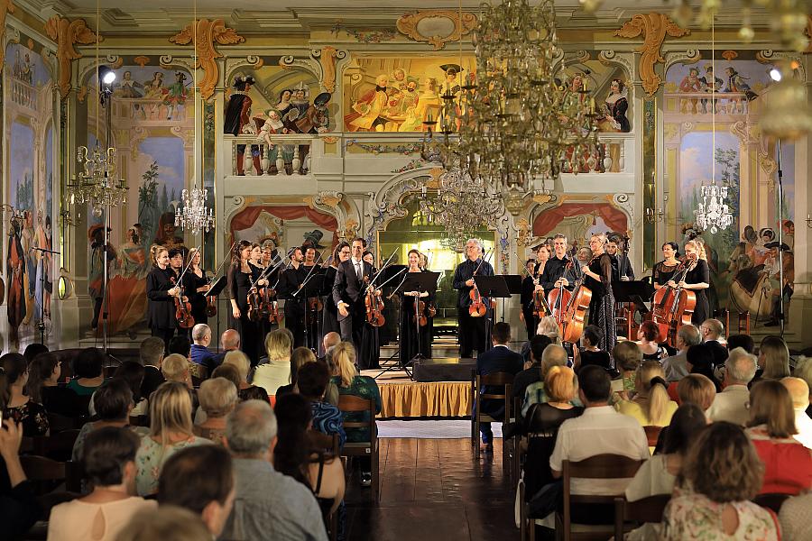 Vahid Khadem-Missagh (dirigent, housle), Allegro Vivo Chamber Orchestra, 1.8.2019, Mezinárodní hudební festival Český Krumlov