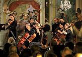 Vahid Khadem-Missagh (dirigent, housle), Allegro Vivo Chamber Orchestra, 1.8.2019, Mezinárodní hudební festival Český Krumlov, foto: Libor Sváček