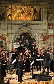 Vahid Khadem-Missagh (dirigent, housle), Allegro Vivo Chamber Orchestra, 1.8.2019, Mezinárodní hudební festival Český Krumlov, foto: Libor Sváček