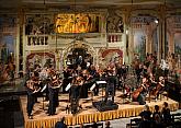 Vahid Khadem-Missagh (dirigent, housle), Allegro Vivo Chamber Orchestra, 1.8.2019, Mezinárodní hudební festival Český Krumlov, foto: Libor Sváček