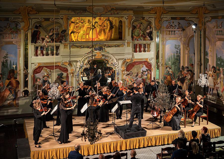 Vahid Khadem-Missagh (dirigent, housle), Allegro Vivo Chamber Orchestra, 1.8.2019, Mezinárodní hudební festival Český Krumlov