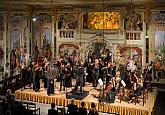 Vahid Khadem-Missagh (dirigent, housle), Allegro Vivo Chamber Orchestra, 1.8.2019, Mezinárodní hudební festival Český Krumlov, foto: Libor Sváček