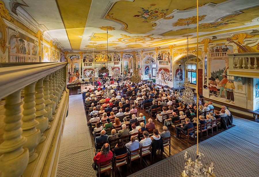 Radek Baborák (lesní roh), Miriam Rodriguez Brüllová (kytara), Baborák Ensemble, 8.8.2019, Mezinárodní hudební festival Český Krumlov