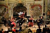 Radek Baborák (lesní roh), Miriam Rodriguez Brüllová (kytara), Baborák Ensemble, 8.8.2019, Mezinárodní hudební festival Český Krumlov, foto: Libor Sváček