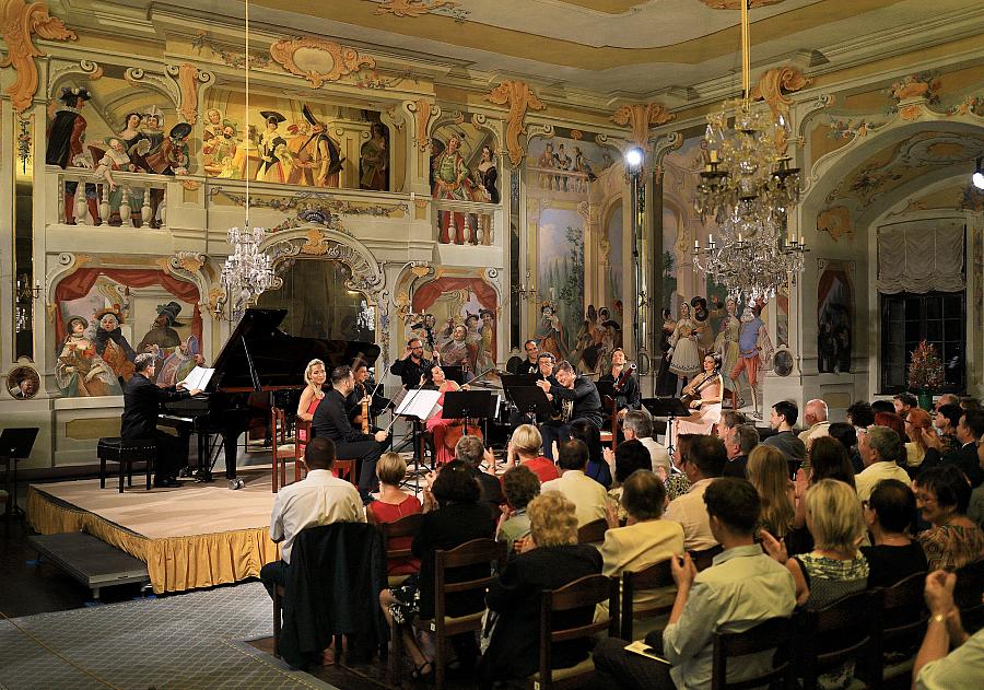 Radek Baborák (lesní roh), Miriam Rodriguez Brüllová (kytara), Baborák Ensemble, 8.8.2019, Mezinárodní hudební festival Český Krumlov