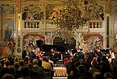 Radek Baborák (lesní roh), Miriam Rodriguez Brüllová (kytara), Baborák Ensemble, 8.8.2019, Mezinárodní hudební festival Český Krumlov, foto: Libor Sváček