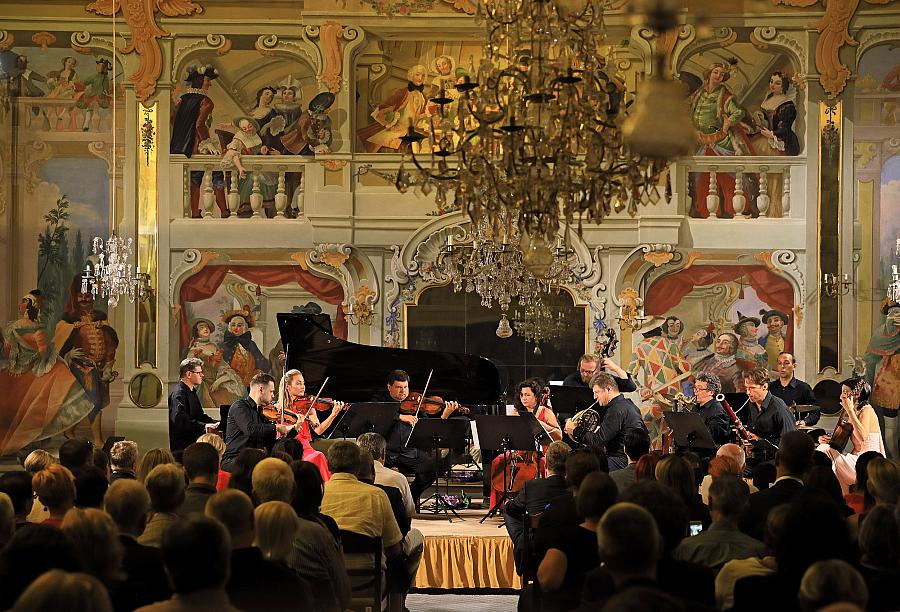 Radek Baborák (French horn), Miriam Rodriguez Brüllová (guitar), Baborák Ensemble, 8.8.2019, Internationales Musikfestival Český Krumlov