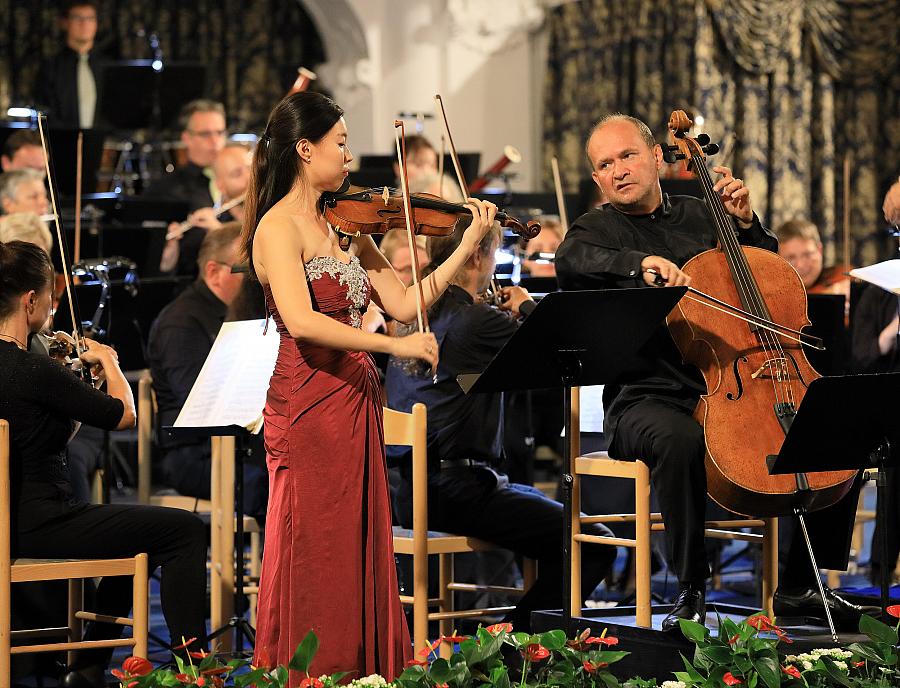 Sanghee Cheong (housle), Stefan Kropfitsch (violoncello), Thüringen Philharmonie, 9.8.2019, Mezinárodní hudební festival Český Krumlov