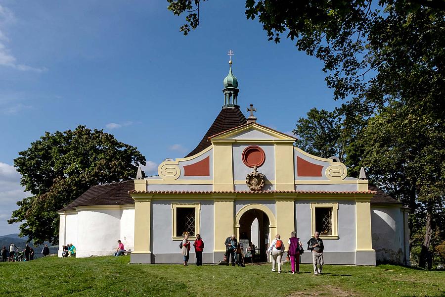 Slavnostní zpívaná mše u příležitosti svátku Povýšení sv. Kříže a svěcení zvonu v kapli na Křížové hoře 14.9.2019