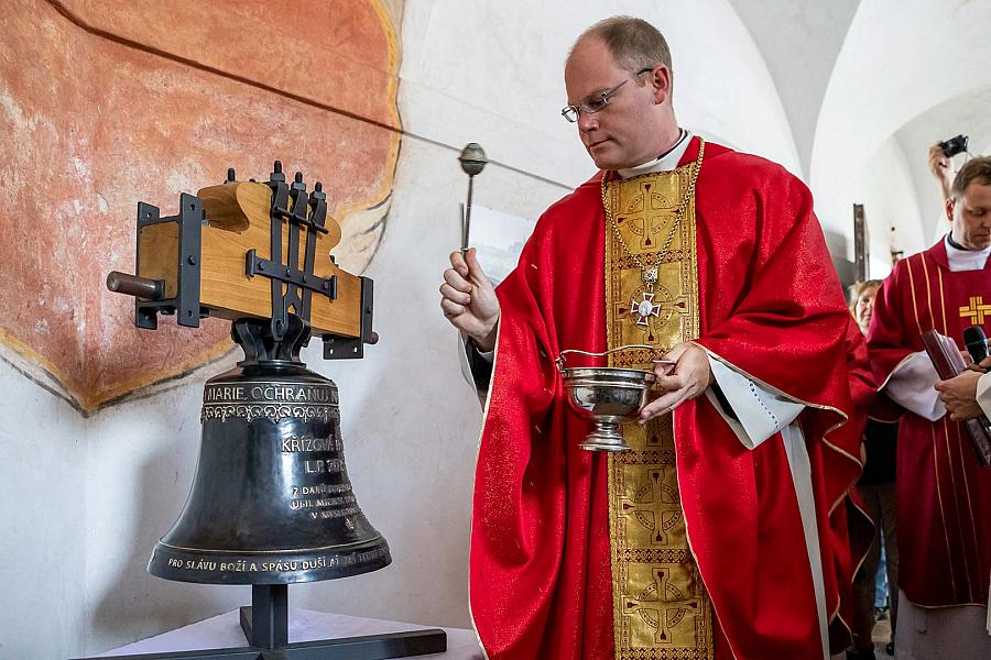 Slavnostní zpívaná mše u příležitosti svátku Povýšení sv. Kříže a svěcení zvonu v kapli na Křížové hoře 14.9.2019