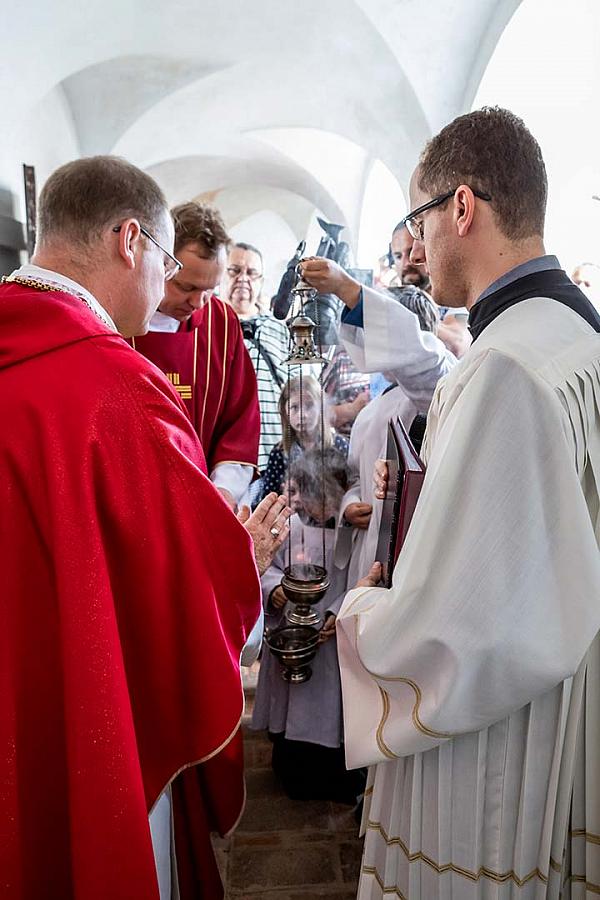 Slavnostní zpívaná mše u příležitosti svátku Povýšení sv. Kříže a svěcení zvonu v kapli na Křížové hoře 14.9.2019