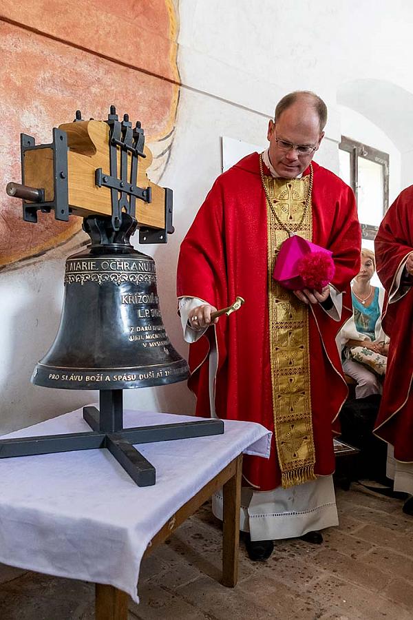 Slavnostní zpívaná mše u příležitosti svátku Povýšení sv. Kříže a svěcení zvonu v kapli na Křížové hoře 14.9.2019