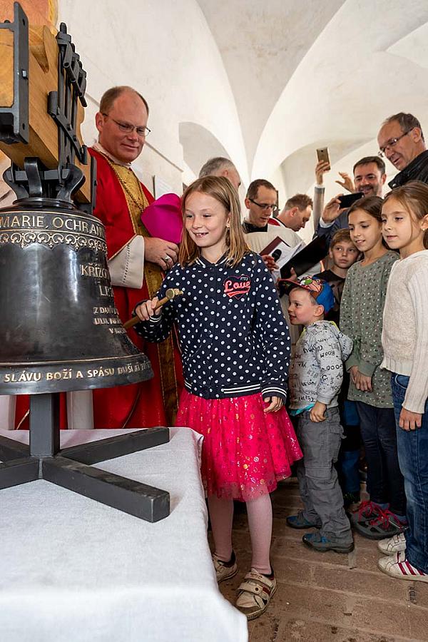 Slavnostní zpívaná mše u příležitosti svátku Povýšení sv. Kříže a svěcení zvonu v kapli na Křížové hoře 14.9.2019