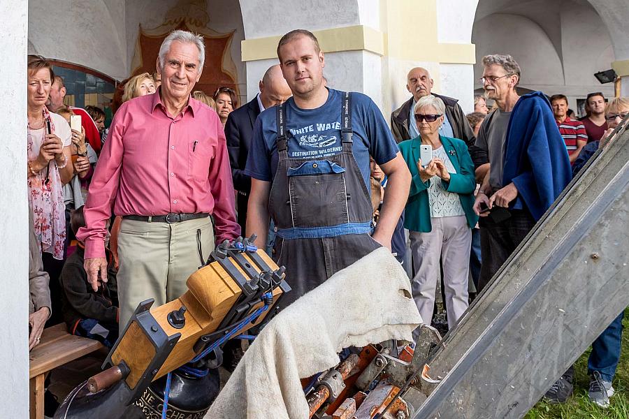 Slavnostní zpívaná mše u příležitosti svátku Povýšení sv. Kříže a svěcení zvonu v kapli na Křížové hoře 14.9.2019