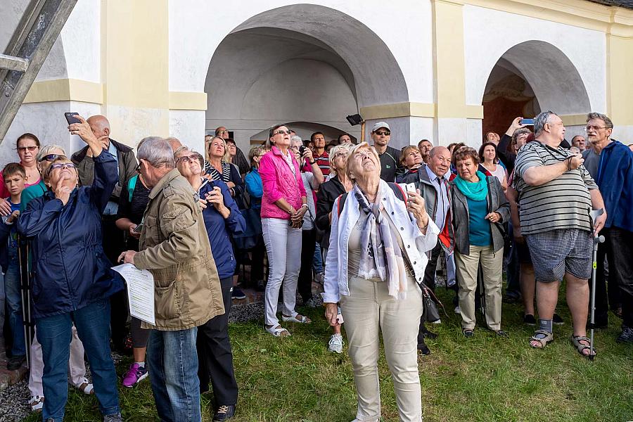 Slavnostní zpívaná mše u příležitosti svátku Povýšení sv. Kříže a svěcení zvonu v kapli na Křížové hoře 14.9.2019