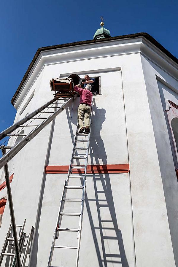 Slavnostní zpívaná mše u příležitosti svátku Povýšení sv. Kříže a svěcení zvonu v kapli na Křížové hoře 14.9.2019