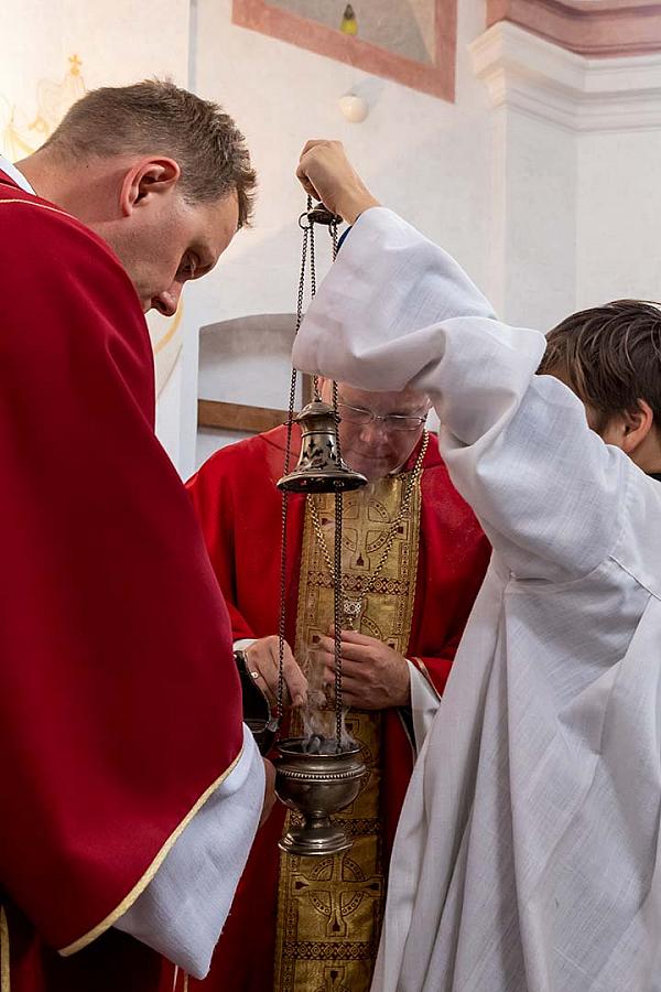 Slavnostní zpívaná mše u příležitosti svátku Povýšení sv. Kříže a svěcení zvonu v kapli na Křížové hoře 14.9.2019