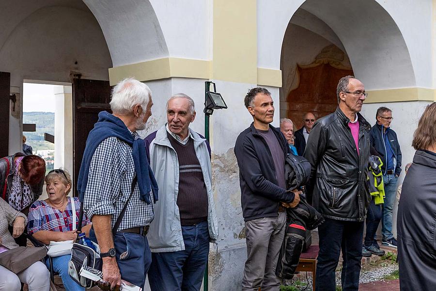 Slavnostní zpívaná mše u příležitosti svátku Povýšení sv. Kříže a svěcení zvonu v kapli na Křížové hoře 14.9.2019