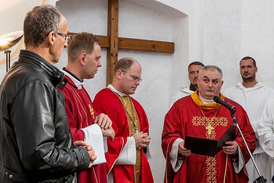 Slavnostní zpívaná mše u příležitosti svátku Povýšení sv. Kříže a svěcení zvonu v kapli na Křížové hoře 14.9.2019